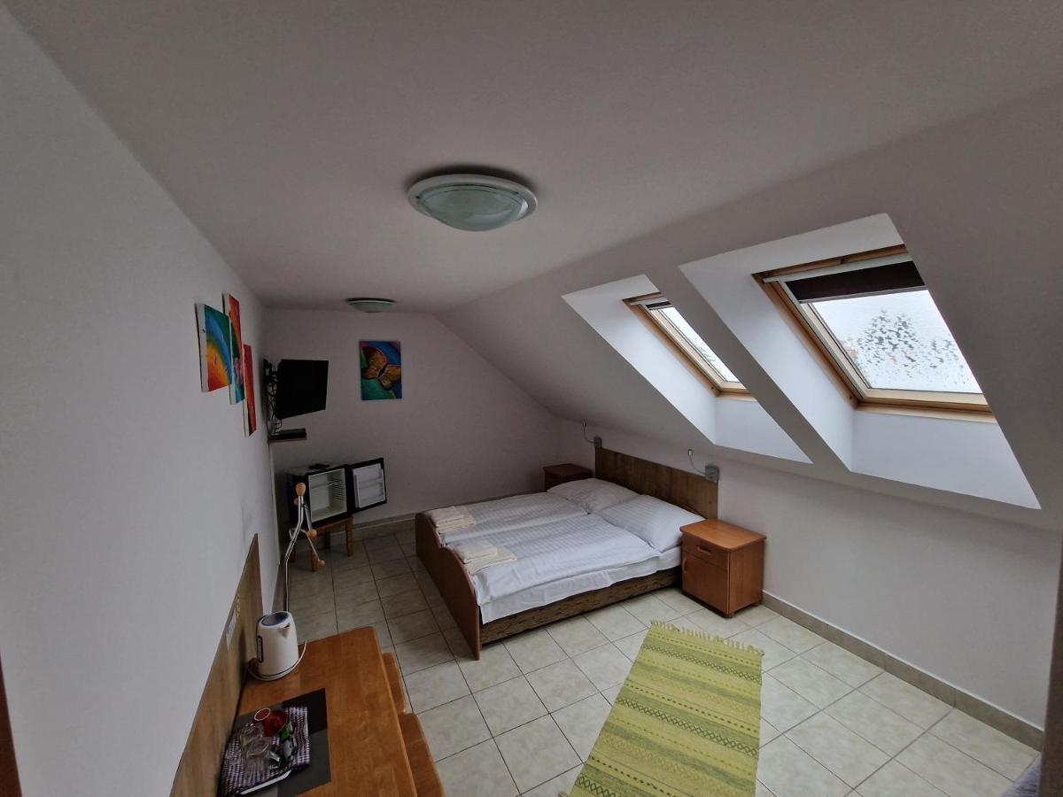 Penzion Solna Jaskyna ตูร์เชียนสเก เจปลิตเซ ภายนอก รูปภาพ